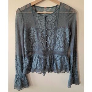 Free People • S • Long Sleeve Lace Peplum Top
